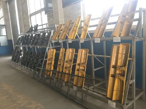 四轮一带底盘部件