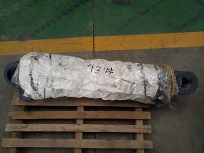 Bucket tipping cylinder