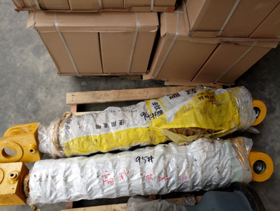 Bucket lifting cylinder Right